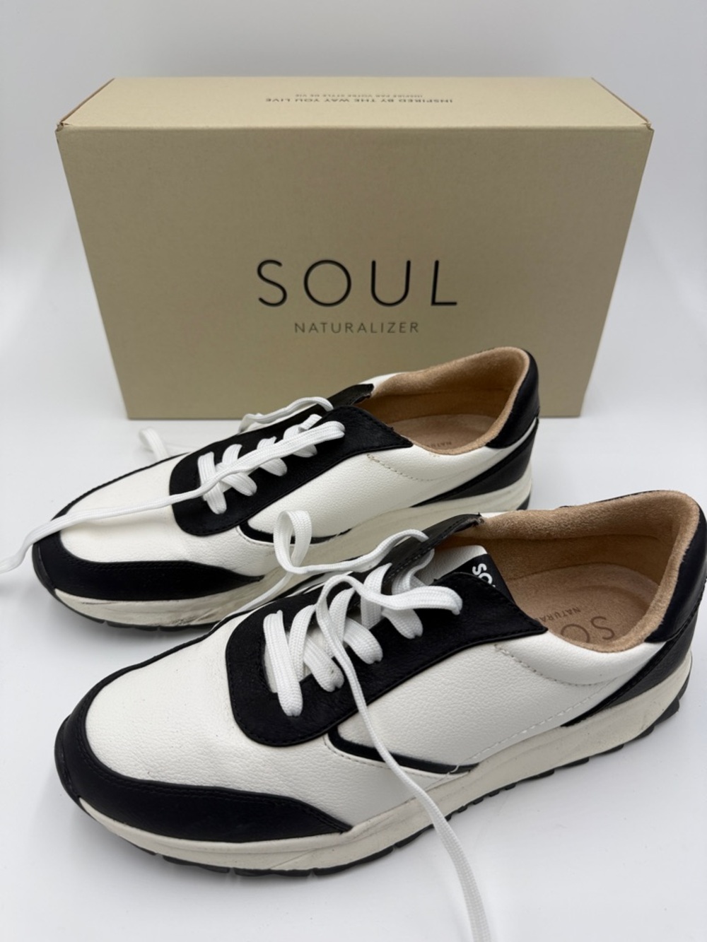 SOUL Naturalizer Men’s White and Black Casual Lace-Up Sneakers